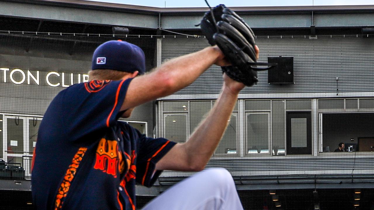 Hooks Pitching Leads the Way in Win Hooks